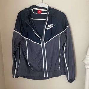 Nike wind breaker jacket. Size:S